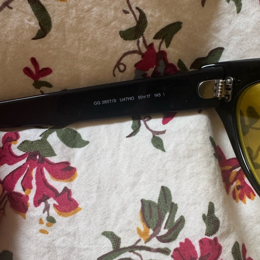 Gucci Cat Eye Sunglasses - Picture 5 of 7